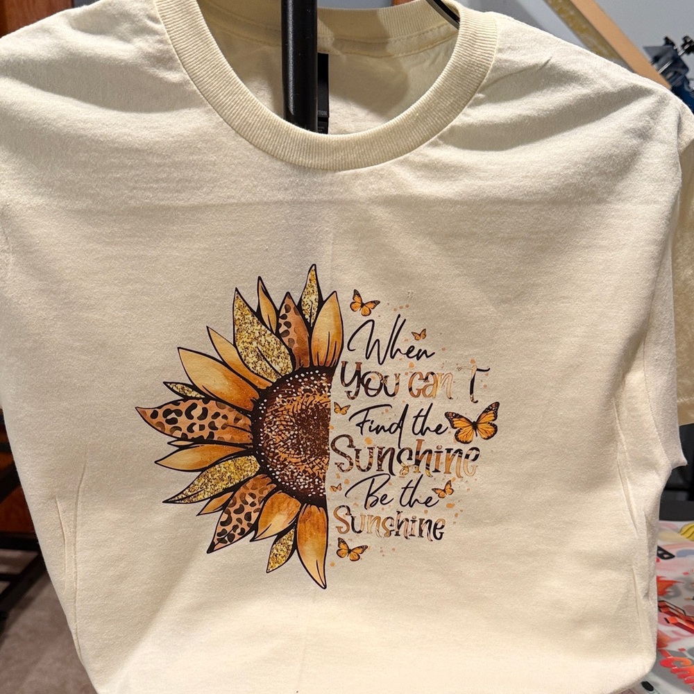 Sunflower Graphic Tee - Cream/Yellow
